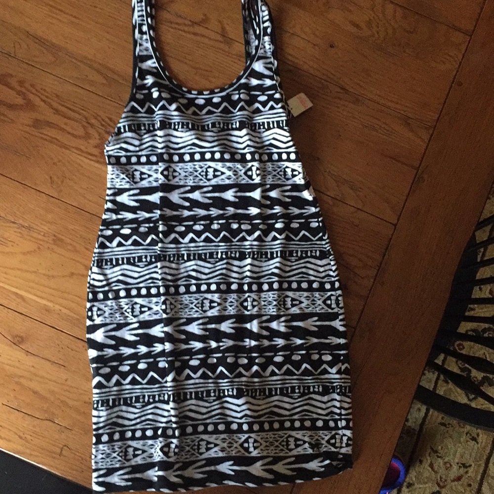 Victoria’s Secret pink fitted dress with tags 👛